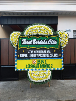 Papan Bunga Duka di Magetan
