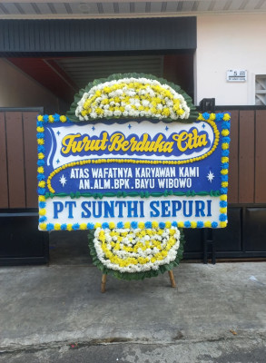 Papan Bunga Duka di Magetan