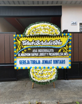 Papan Bunga Duka di Magetan